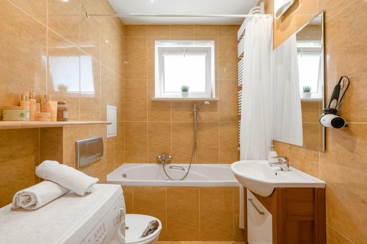 바르샤바 Apartament Goka Like It 아파트 외부 사진